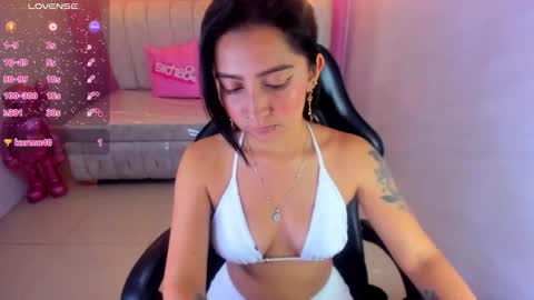 Snapshot of madhison_klain_s chatting on 11-28-25, 08:11 Madhison online show from 11-28-25, 08:11