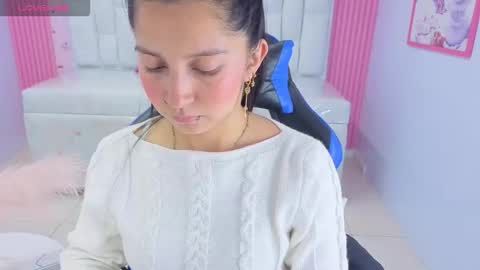 Snapshot of madhison_klain_s chatting on 02-15-26, 01:09 Madhison online show from 02-15-26, 01:09