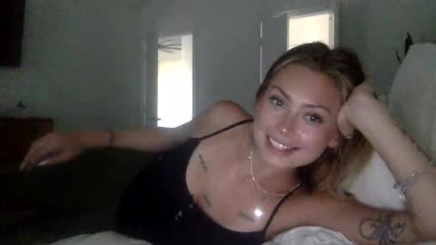Snapshot of madirose69 chatting on 10-26-25, 10:25 mari rose online show from 10-26-25, 10:25