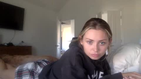 Snapshot of madirose69 chatting on 10-27-25, 09:41 mari rose online show from 10-27-25, 09:41