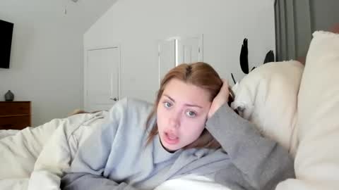 Snapshot of madirose69 chatting on 02-02-26, 03:11 mari rose online show from 02-02-26, 03:11