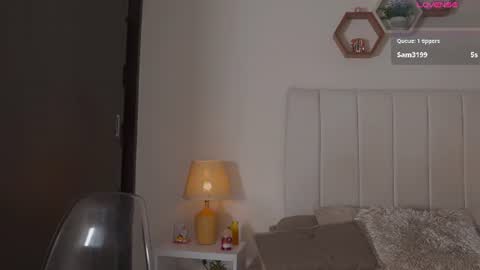 Snapshot of madison__evans chatting on 07-10-26, 06:07 Valentina 1030 530 - online show from 07-10-26, 06:07