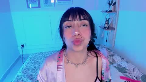 Snapshot of madison_darkk chatting on 10-03-25, 08:11 MADISON online show from 10-03-25, 08:11