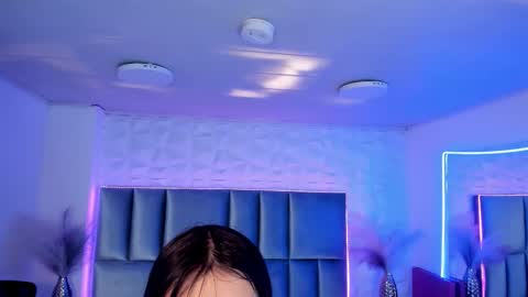 Snapshot of madison_darkk chatting on 10-05-25, 02:37 MADISON online show from 10-05-25, 02:37