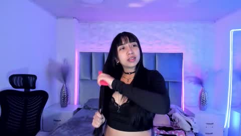 Snapshot of madison_darkk chatting on 10-13-25, 11:43 MADISON online show from 10-13-25, 11:43