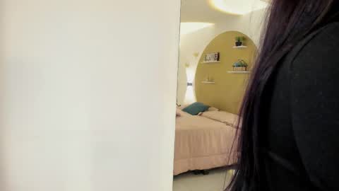 Snapshot of madison_darkk chatting on 10-20-25, 11:43 MADISON online show from 10-20-25, 11:43