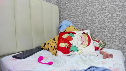 Snapshot of madison_rowan chatting on 01-04-25, 05:58 MADI online show from 01-04-25, 05:58