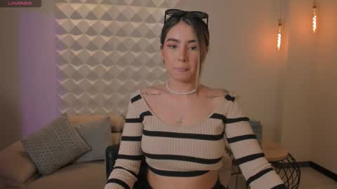 Snapshot of madisoncollinsx chatting on 10-11-25, 07:45 Maddi Collins online show from 10-11-25, 07:45