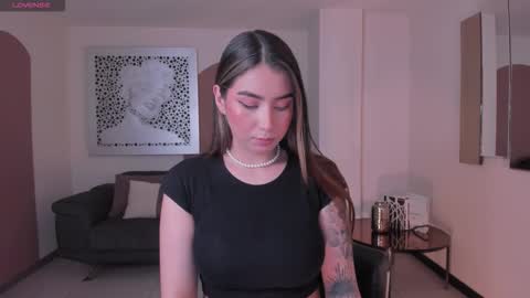 Snapshot of madisoncollinsx chatting on 10-14-25, 08:42 Maddi Collins online show from 10-14-25, 08:42