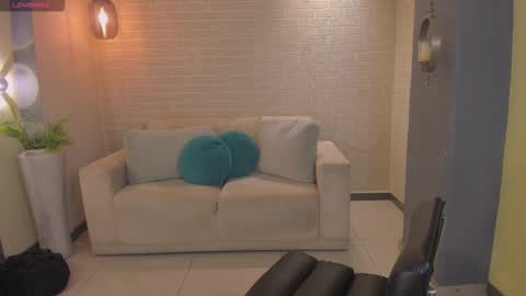 Snapshot of madisoncollinsx chatting on 10-21-25, 02:01 Maddi Collins online show from 10-21-25, 02:01