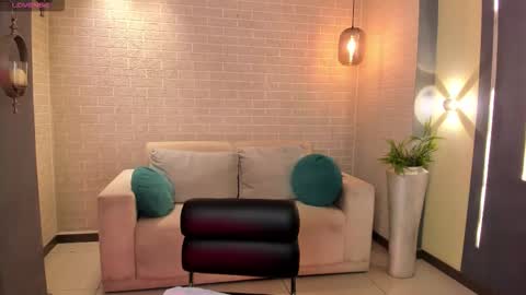 Snapshot of madisoncollinsx chatting on 10-31-25, 07:48 Maddi Collins online show from 10-31-25, 07:48