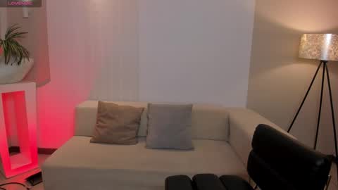 Snapshot of madisoncollinsx chatting on 11-23-25, 11:43 Maddi Collins online show from 11-23-25, 11:43