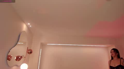 Snapshot of madisoncollinsx chatting on 11-26-25, 11:33 Maddi Collins online show from 11-26-25, 11:33