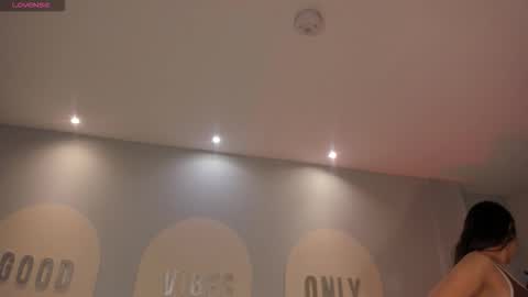 Maddi Collins online show from 12-18-25, 10:54