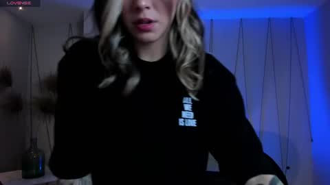 Maddi Collins online show from 07-06-26, 11:18