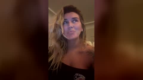 Snapshot of madisonlubbe2 chatting on 04-04-26, 04:33 madisonlubbe2 online show from 04-04-26, 04:33