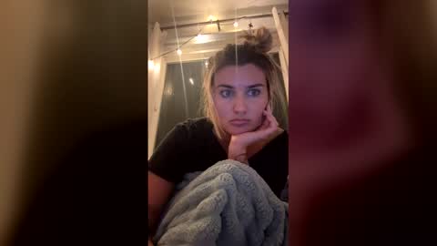 Snapshot of madisonlubbe2 chatting on 05-07-26, 05:02 madisonlubbe2 online show from 05-07-26, 05:02