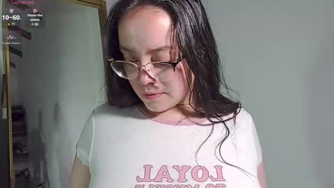 Snapshot of madisonrogers1 chatting on 03-20-26, 05:34 Madison Rogers online show from 03-20-26, 05:34