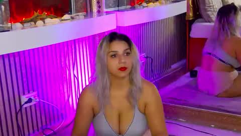 Snapshot of madisonrusso chatting on 11-25-25, 10:48 madisonrusso online show from 11-25-25, 10:48