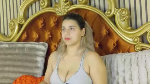 Snapshot of madisonrusso chatting on 12-14-25, 08:52 madisonrusso online show from 12-14-25, 08:52