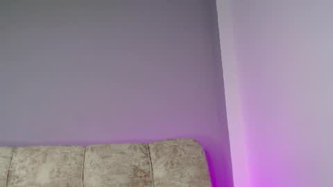    online show from 06-15-26, 07:05