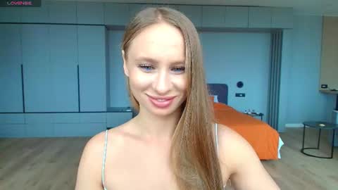 Snapshot of madlen_new chatting on 06-16-26, 11:35 Madlen online show from 06-16-26, 11:35