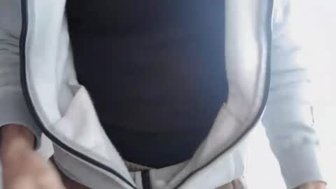 Snapshot of madmax20x chatting on 12-26-24, 09:22 madmax20x online show from 12-26-24, 09:22