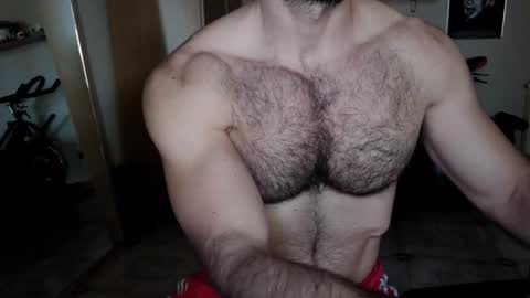 Snapshot of madmax20x chatting on 10-20-25, 02:39 madmax20x online show from 10-20-25, 02:39