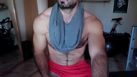 Snapshot of madmax20x chatting on 10-27-25, 03:49 madmax20x online show from 10-27-25, 03:49