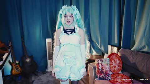 Snapshot of madnessalise chatting on 02-11-26, 06:13 Alice online show from 02-11-26, 06:13