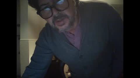 Snapshot of madoldman88bis chatting on 05-06-26, 05:14 madoldman88bis online show from 05-06-26, 05:14