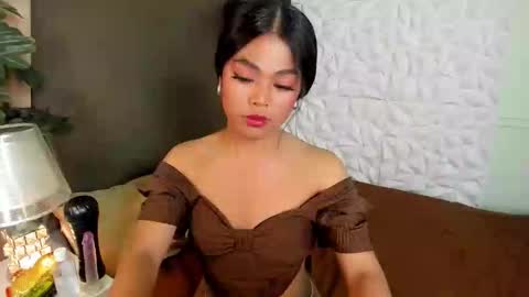 Snapshot of madonnajhonson chatting on 10-17-25, 10:29 madonnajhonson online show from 10-17-25, 10:29