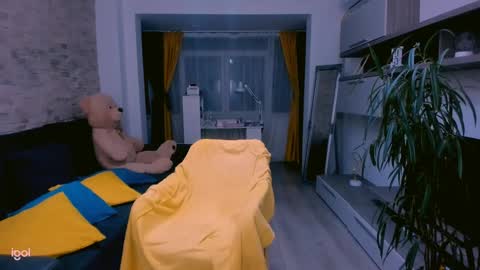 Madye Roberts online show from 12-09-24, 02:24