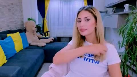 Madye Roberts online show from 09-23-25, 10:57