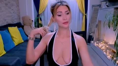 Madye Roberts online show from 12-22-25, 10:29