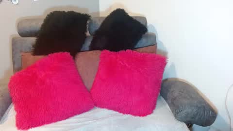 Snapshot of madysonthaylor chatting on 12-24-24, 06:22 Mady online show from 12-24-24, 06:22