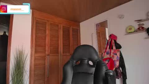 Snapshot of maeeve_ chatting on 12-04-25, 12:47 Maeve schedule 11 am- 530 pm colombia time online show from 12-04-25, 12:47