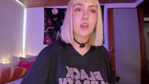 Snapshot of maeeve_ chatting on 03-06-26, 04:03 Maeve schedule 11 am- 530 pm colombia time online show from 03-06-26, 04:03