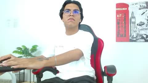 Snapshot of maegor18 chatting on 01-15-26, 11:19 Maik online show from 01-15-26, 11:19