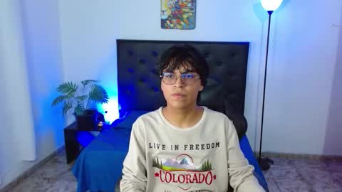 Snapshot of maegor18 chatting on 02-07-26, 09:51 Maik online show from 02-07-26, 09:51