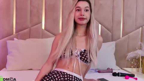 M. online show from 01-11-26, 08:14