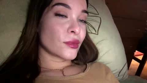 magggg658318 online show from 10-28-25, 03:14