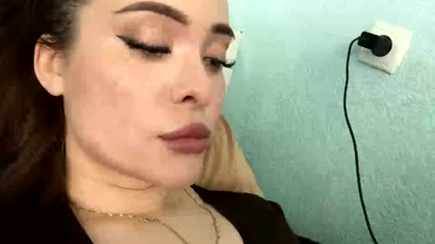 magggg658318 online show from 08-01-26, 12:59