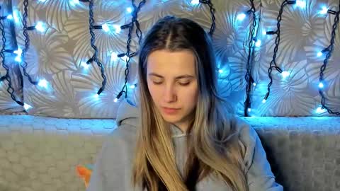 Maggie online show from 02-12-26, 01:33