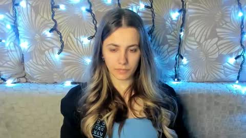 Maggie online show from 04-28-26, 02:27