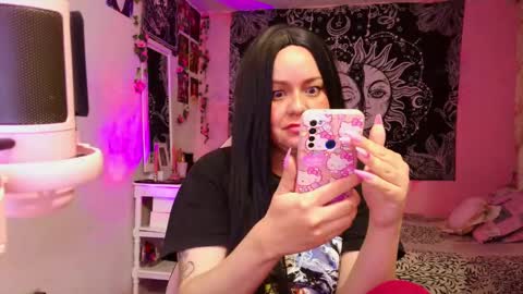 Snapshot of magic_clairewitch chatting on 01-20-25, 02:22 Claire online show from 01-20-25, 02:22