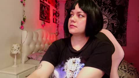 Snapshot of magic_clairewitch chatting on 02-16-25, 01:14 Claire online show from 02-16-25, 01:14