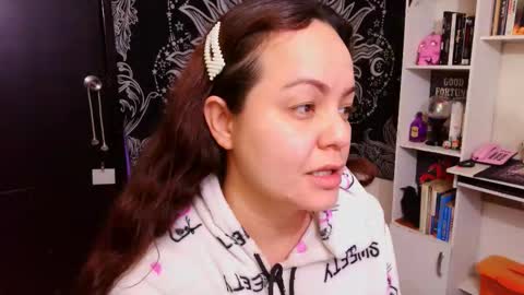 Snapshot of magic_clairewitch chatting on 09-23-25, 11:30 Claire online show from 09-23-25, 11:30