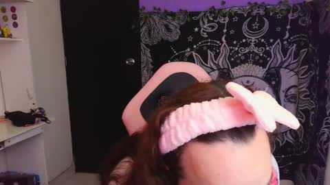 Snapshot of magic_clairewitch chatting on 01-13-26, 09:42 Claire online show from 01-13-26, 09:42