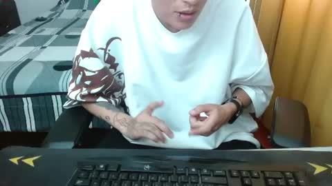 Jade online show from 06-17-26, 05:03